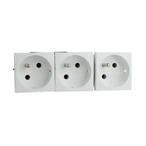 PRISE TRIPLE COURANT FRANÇ - 6 MOD BLANC